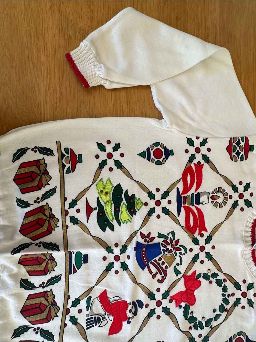 Jennifer Moore White Holiday Graphic Sweater with Red and Green Accents